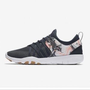 wmns nike free tr7